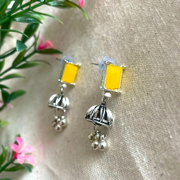 Traditional Royal Bling Bollywood Earrings With rectangular Yellow Stone. - Picture 3 of 11